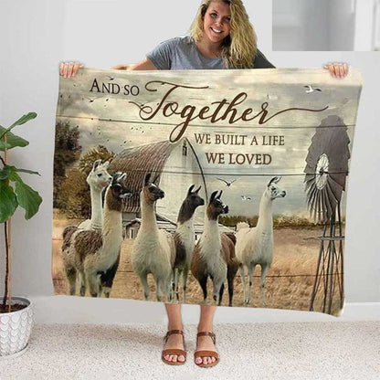 Dilypod Personalized Llama Barn Vintage Farmhouse Blanket for Bedroom, Gift for Farmer, Llama Lovers